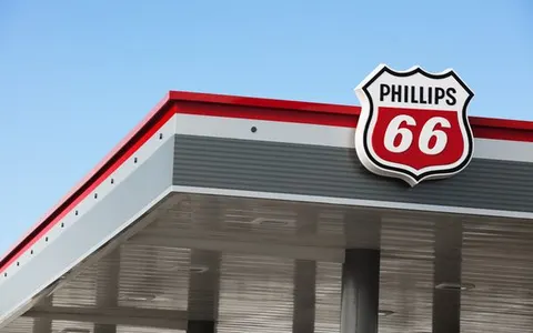 Kicks 66/Convenience Store & Phillips 66 Service — santa fe