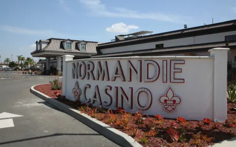 Normandie Club — gardena