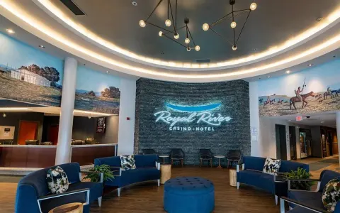 Royal River Casino & Hotel — flandreau